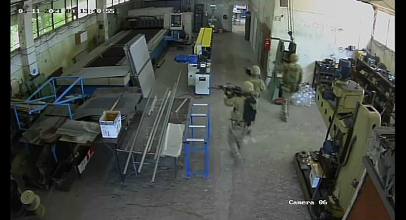 قوات أمريكية تقتحم مصنعا في بلغاريا بالخطأ (فيديو)