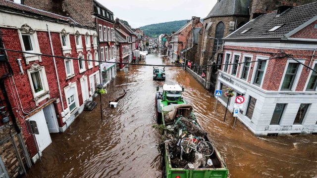 جمع تبرعات لمتضرري فيضانات أوروبا.. ومغاربة: نحتاج دعما نفسيا لا مال