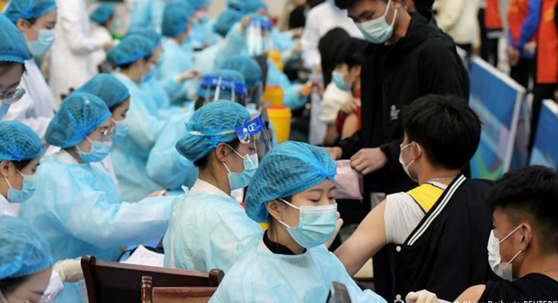 الصين تعلن تطعيم أكثر من 777 مليون شخص ضد كورونا