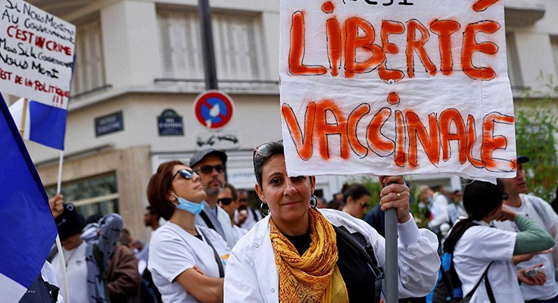 فرنسا : إيقاف 3000 شخص فى المجال الصحي عن العمل لعدم تلقيهم لقاح كورونا