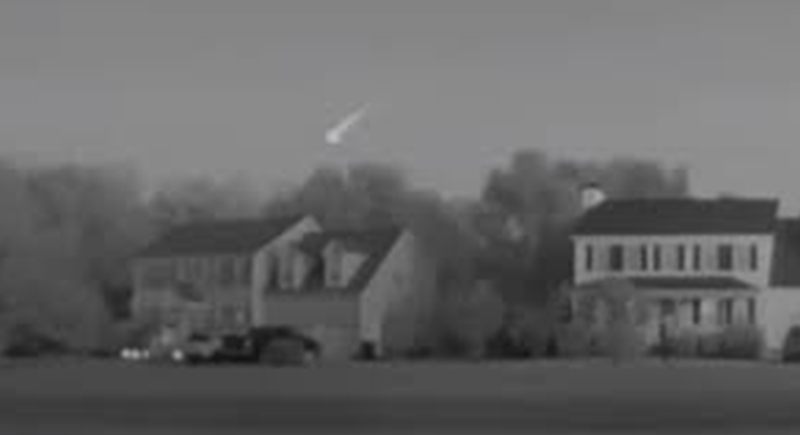 كرة نارية ضخمة تظهر في سماء أمريكا.. يُرجح أنها نيزك اقترب من الأرض (فيديو)