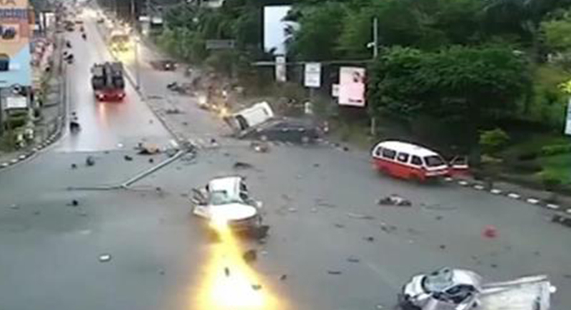 شاحنة تتسبب بحادث فظيع في أندونيسيا (فيديو)