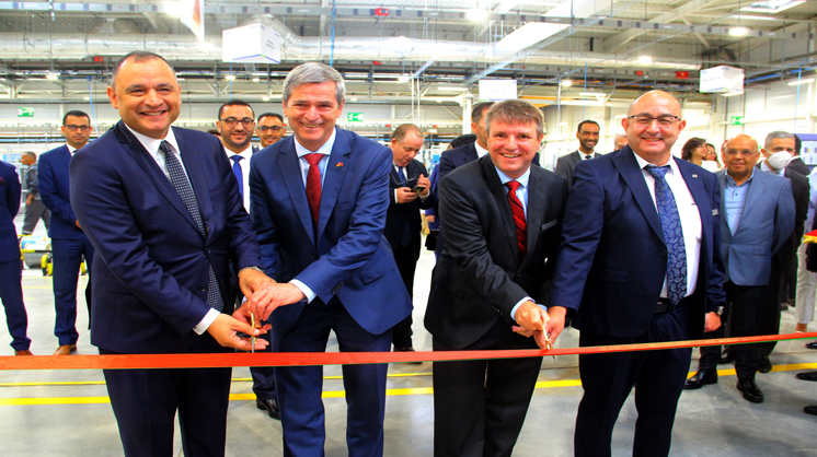 طنجة.. افتتاح وحدة إنتاجية ألمانية لصناعة أجهزة السيارات