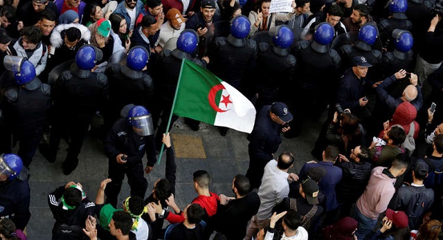 بالتضييق على الأحزاب المعارضة.. النظام الجزائري يكرس الفكر الواحد داخل المشهد السياسي