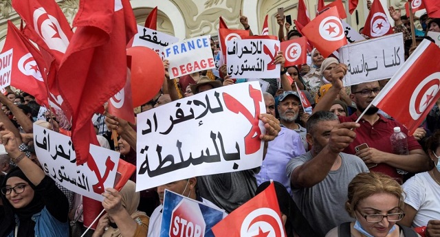 رئيس حزب تونسي.. مشروع قيس سعيد سيحوّل البلاد إلى صومال جديدة