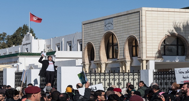 تونس.. دراسة ترصد انتهاك حقوق السجناء في زمن الأزمات