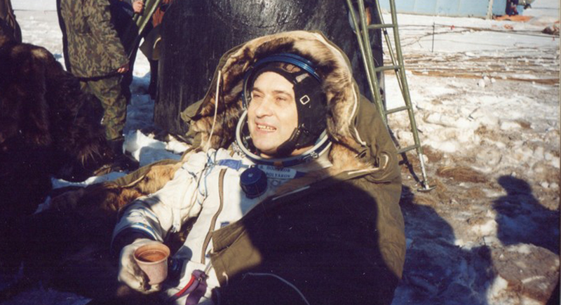 وفاة فاليري بولياكوف صاحب ''أطول مدة إقامة في الفضاء''