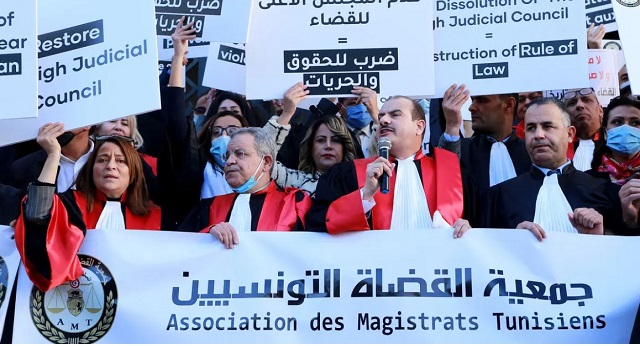 تونس.. شكوى قضائية جماعية ضد وزيرة العدل بشأن عزل قضاة وتحذير من استهداف المحامين