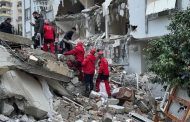 زلزال تركيا وسوريا.. فرق الإغاثة تتحدى البرد القارس مع استمرار ارتفاع حصيلة القتلى