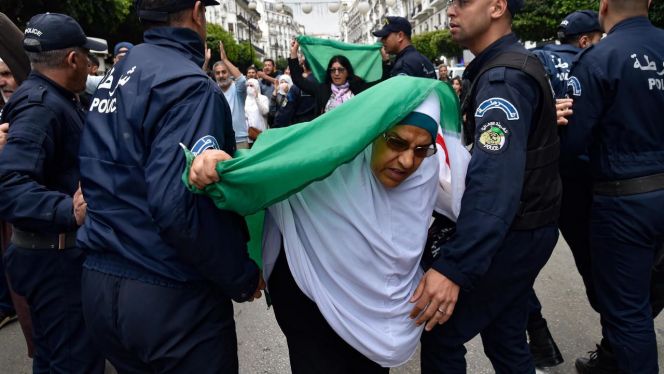 أحزاب الحزام الرئاسي الجزائري تتنقد ضعف أداء حكومة النظام العسكري