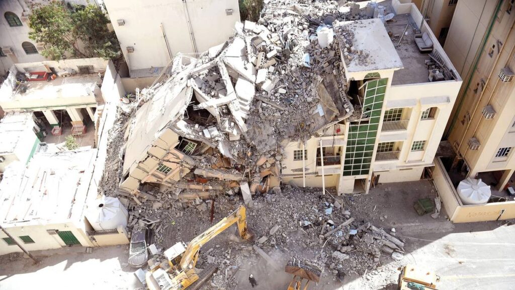 مصرع مواطن مغربي في حادث انهيار مبنى سكني بالدوحة