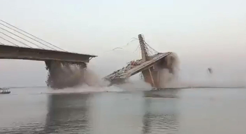 الهند.. انهيار جسر للمرة الثانية تم افتتاحه من فترة قليلة
