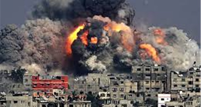 غزة.. قصف عنيف على خان يونس تمهيدا لعملية عسكرية جديدة