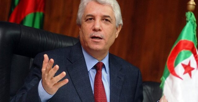 الوزير الجزائري الأسبق للعدل الطيب لوح