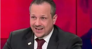 الصحافي الجزائري مهدي غزا