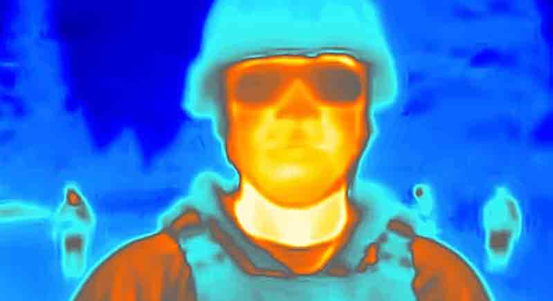 سلاح “الاختفاء” الجديد.. عباءة حرارية تحجب الجنود تماماً عن أعين المسيّرات