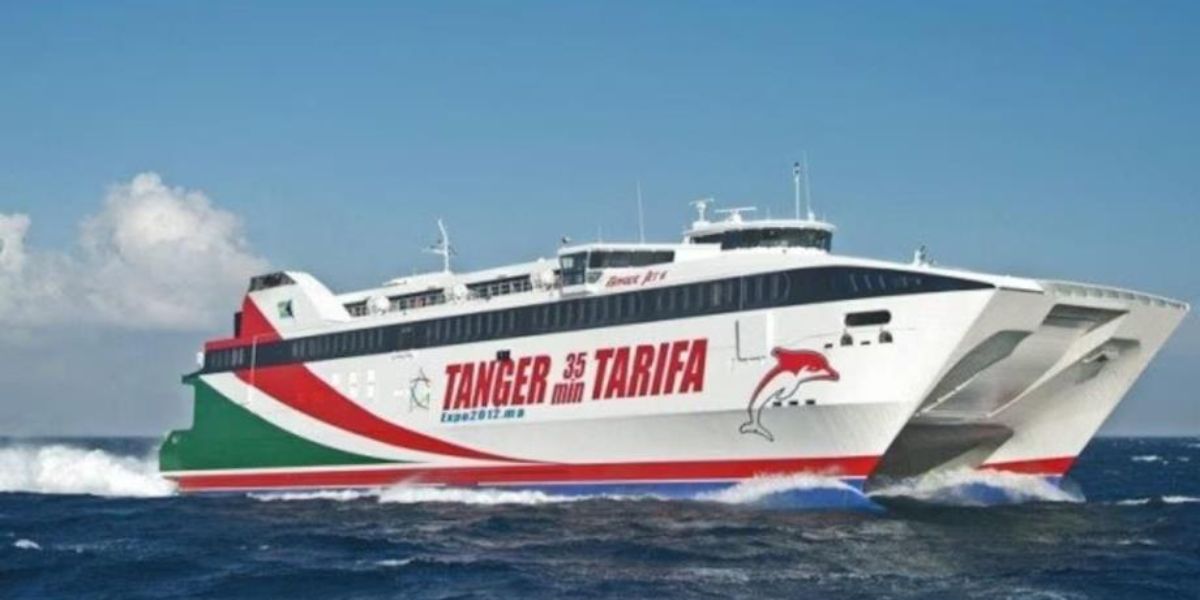 بسبب سوء الأحوال الجوية.. تعليق الرحلات البحرية بين طريفة وطنجة