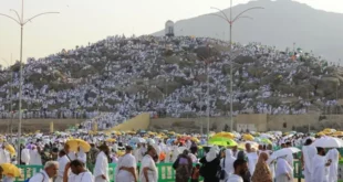 الحجاج يتوافدون على مشعر عرفات لأداء الركن الأعظم من مناسك الحج