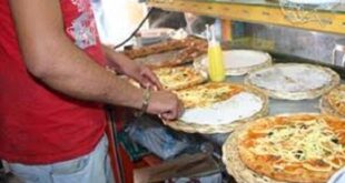 “القوة الضاربة”.. “بيتزا” بالصراصير ولحوم وأسماك فاسدة وجبن متعفن في مطاعم الجزائر